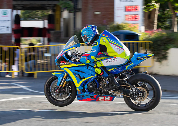 SupS 28 Mikey Evans 2 IOM Suzuki prac 1 27May24